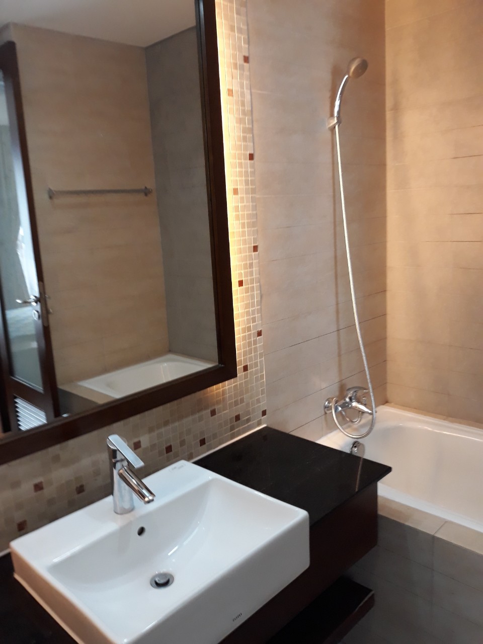 Chính chủ cần bán căn hộ chung cư cao cấp The Everich, Tháp R2  Đ/C 968 3 Tháng 2 Phường 15 Quận 11.