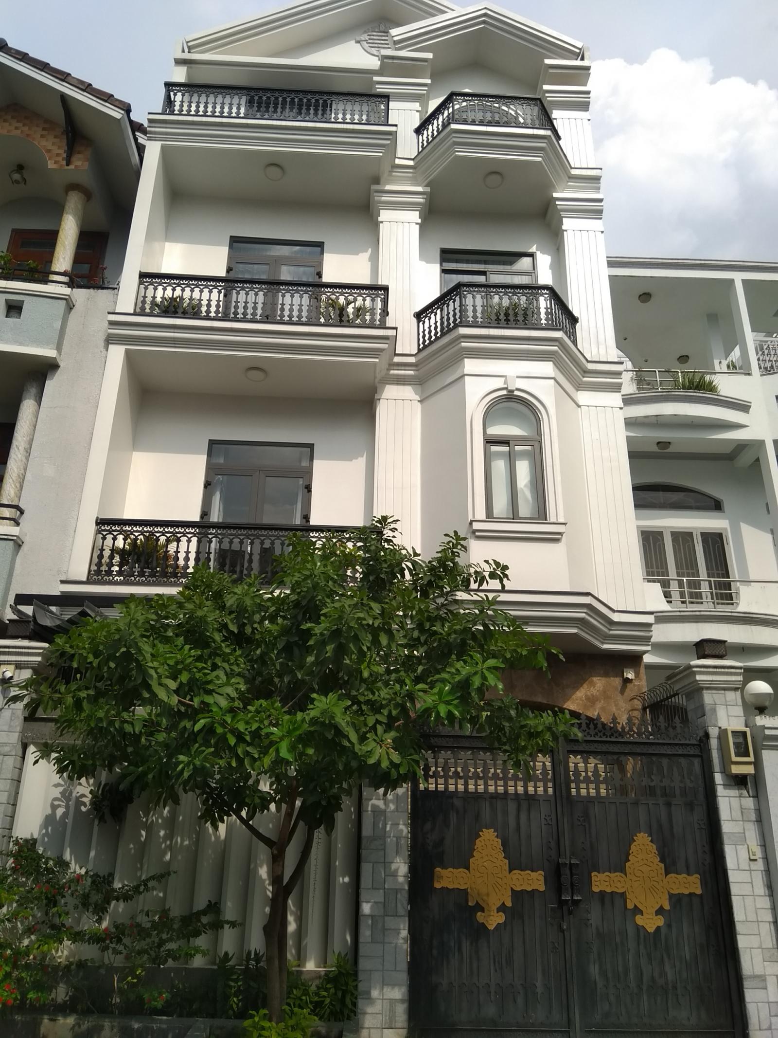 Biêt thự Mini siêu đẹp nằm ngay vị trí vàng, đường Phan Văn Trị; DT 6 x 18m, 3 lầu, ST giá chỉ 11,2 tỷ TL