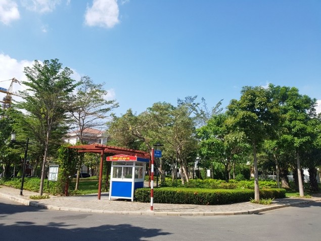 Bán biệt thự liên kế Nam Viên, Phú Mỹ Hưng, căn góc công viên DT: 9x18m nhà đẹp giá 39 tỷ, sổ hồng