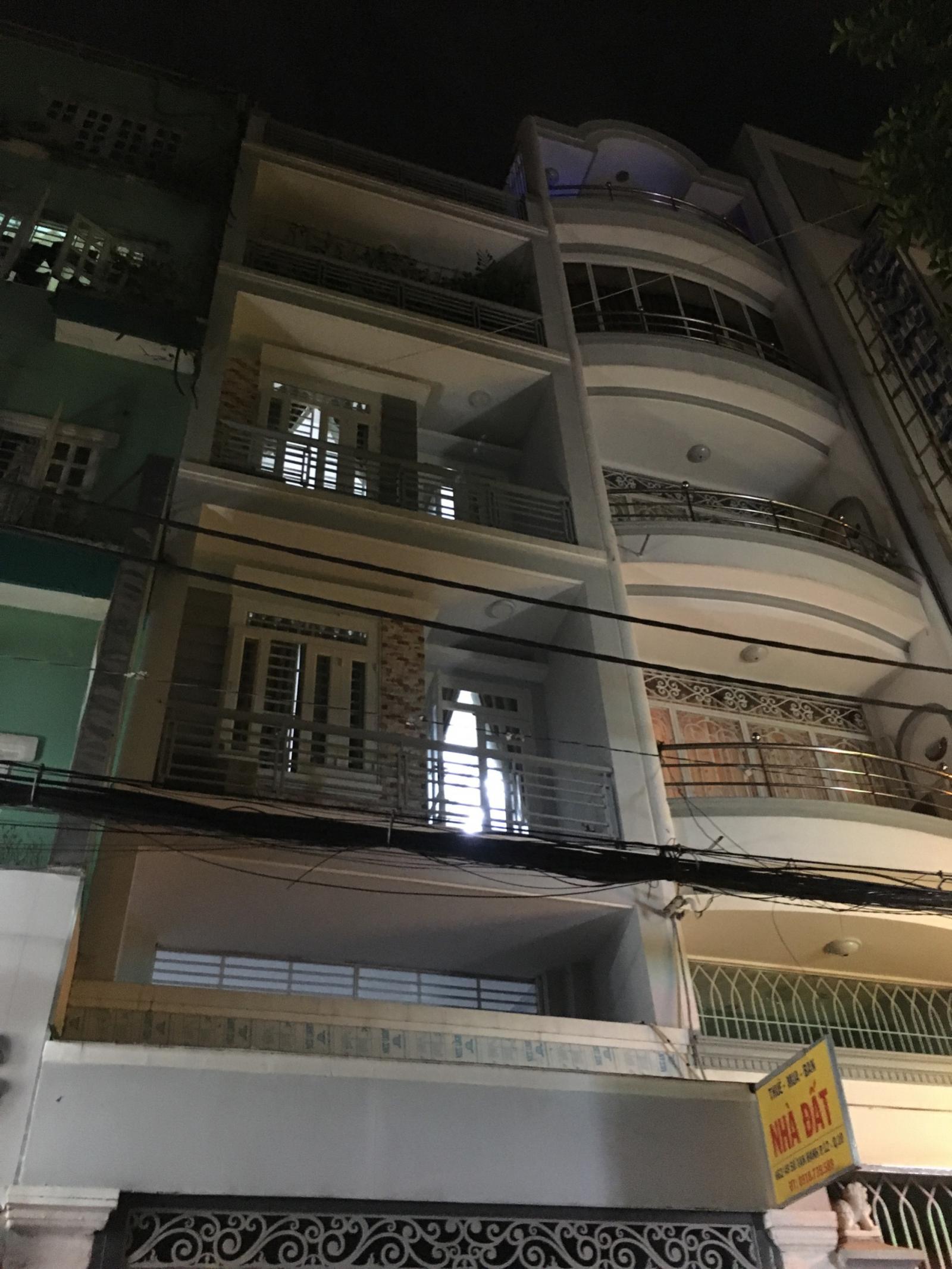 Cần bán gấp nhà mặt tiền Hồ Bá Kiện - Tô Hiến Thành Quận 10, DT: 4x16m, 4 lầu, giá chỉ 19 tỷ