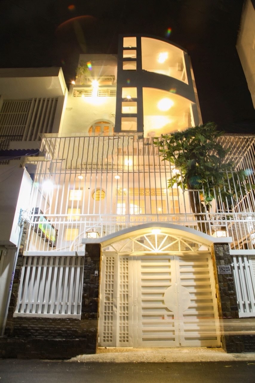 Bán nhà hẻm nhựa ngay chung cư Tô Hiến Thành, P12, Quận 10, DT 4,1 x 15m 2 lầu, giá: 12,5 tỷ TL
