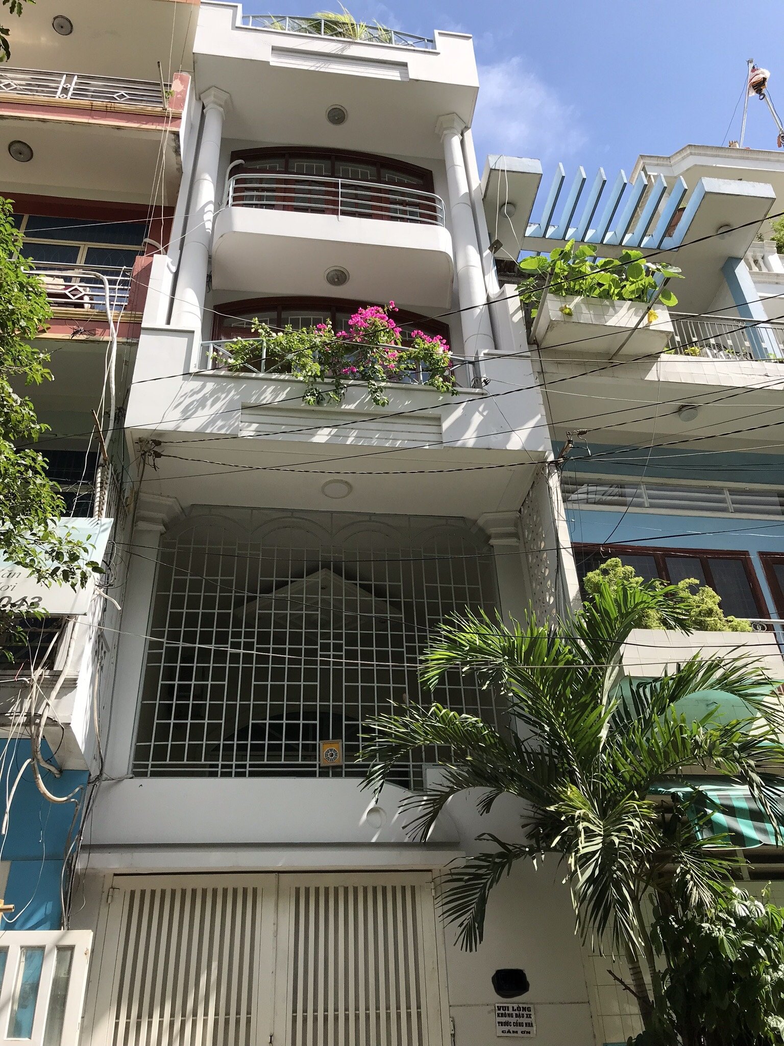 Kẹt vốn kinh doanh bán nhà hẽm 585 Sư Vạn Hạnh Quận 10.DT:4.3x15m 4 lầu giá chỉ 12.5 tỷ