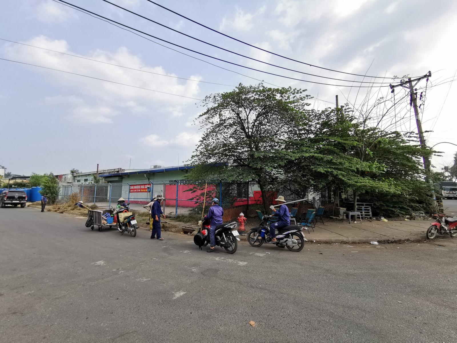 CẦN SANG NHƯỢNG LẠI NHÀ NHÀ XƯỞNG ĐƯỜNG SỐ 7 A, KHU CÔNG NGHIỆP LÊ MINH XUÂN , XÃ LÊ MINH XUÂN,