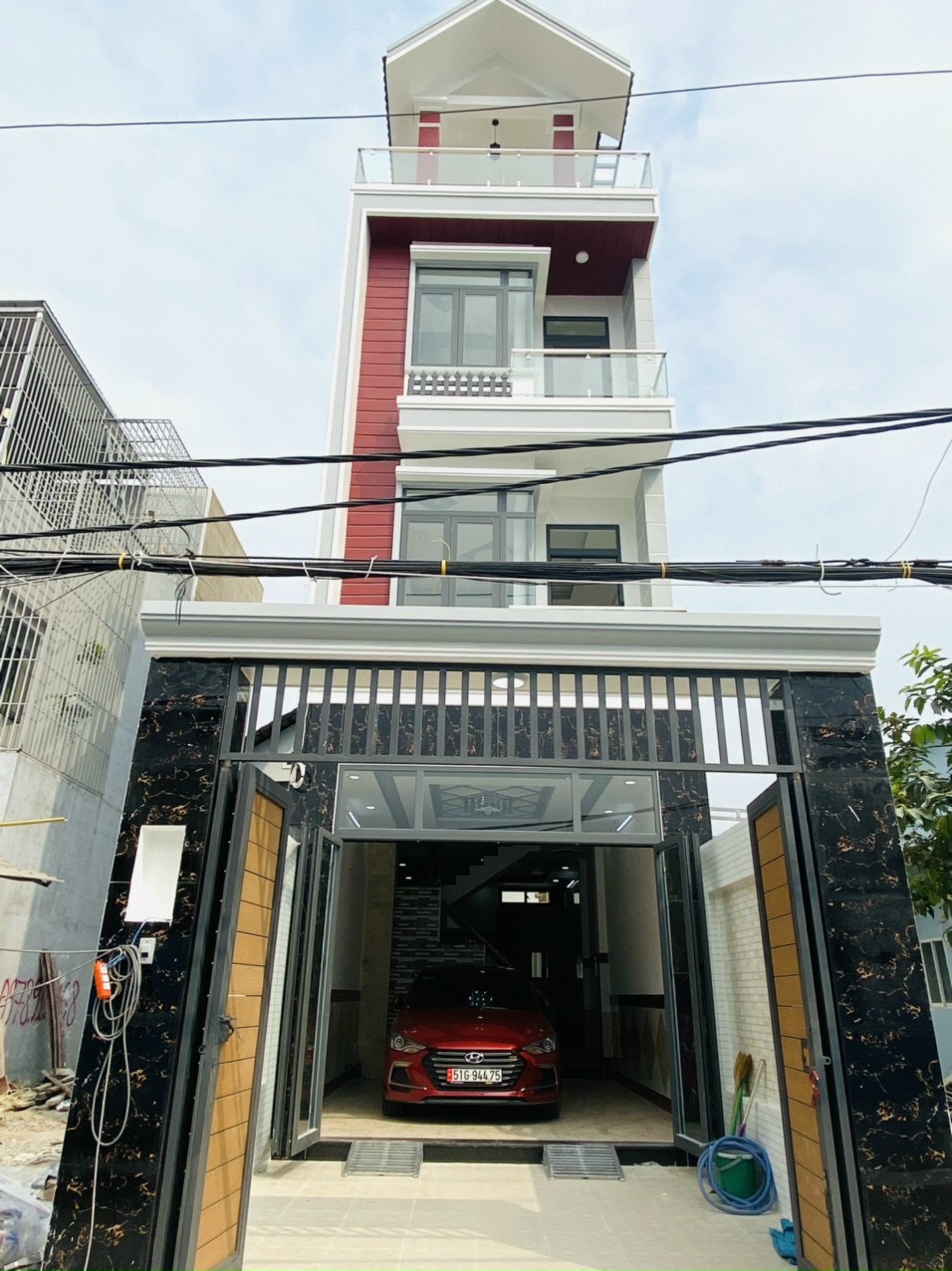 Bán nhà Phước Bình để ô tô trong nhà giá 6.5 tỷ