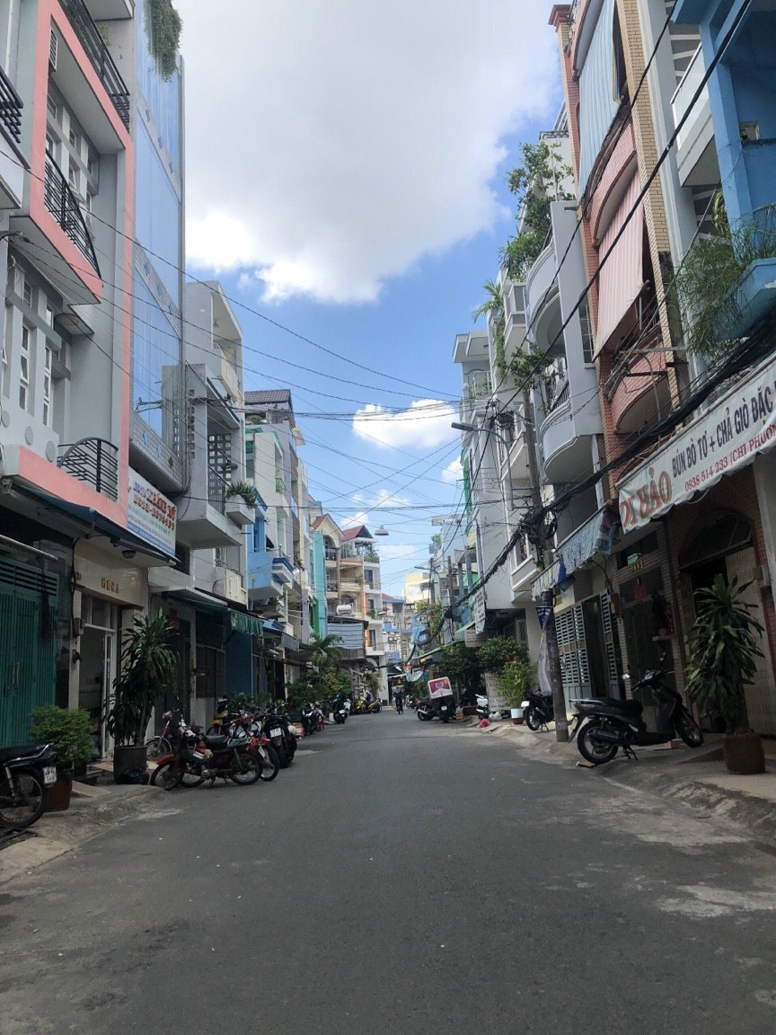 Bán nhà đường Hàn Hải Nguyên, 5m2 x 11, chỉ 10 tỷ 7, Q.11