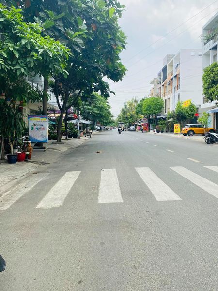 Bán nhà mặt phố tại Đường Nguyễn Sỹ Sách, Phường 15, Tân Bình, Tp.HCM diện tích 120m2  giá 12.9 Tỷ