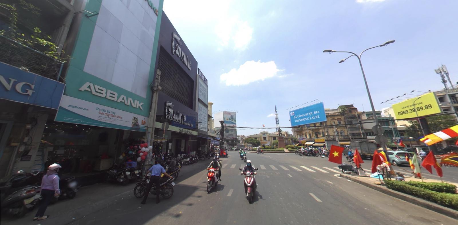 Nhà phố mặt tiền đường Nguyễn Thị Thập, Quận 7 giá chỉ 285 triệu/m2.