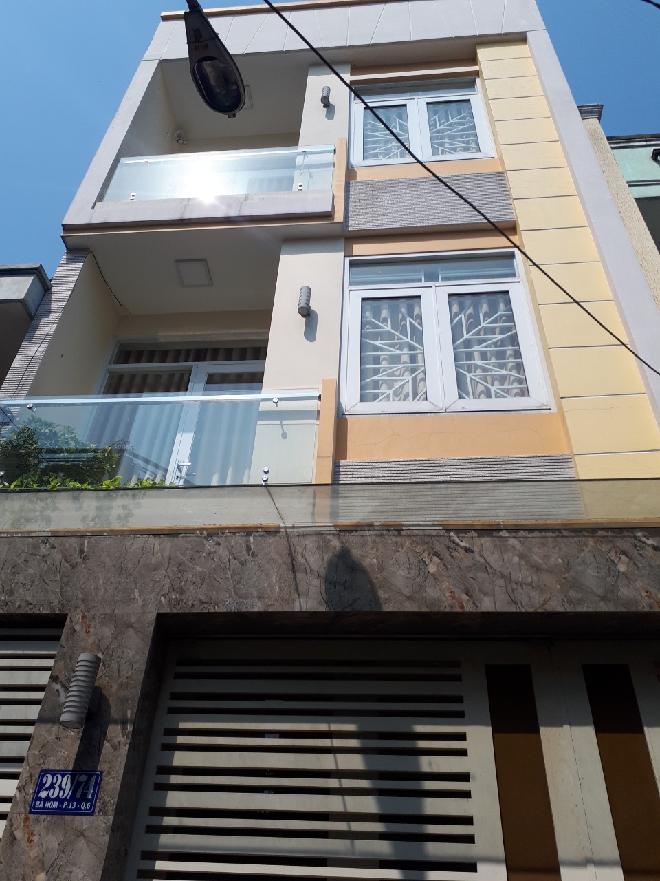 Cần tiền nên bán gấp nhà 4 tầng đường Nguyễn Đình Chiểu Quận 3 ngang rất rộng đến 3.5m.