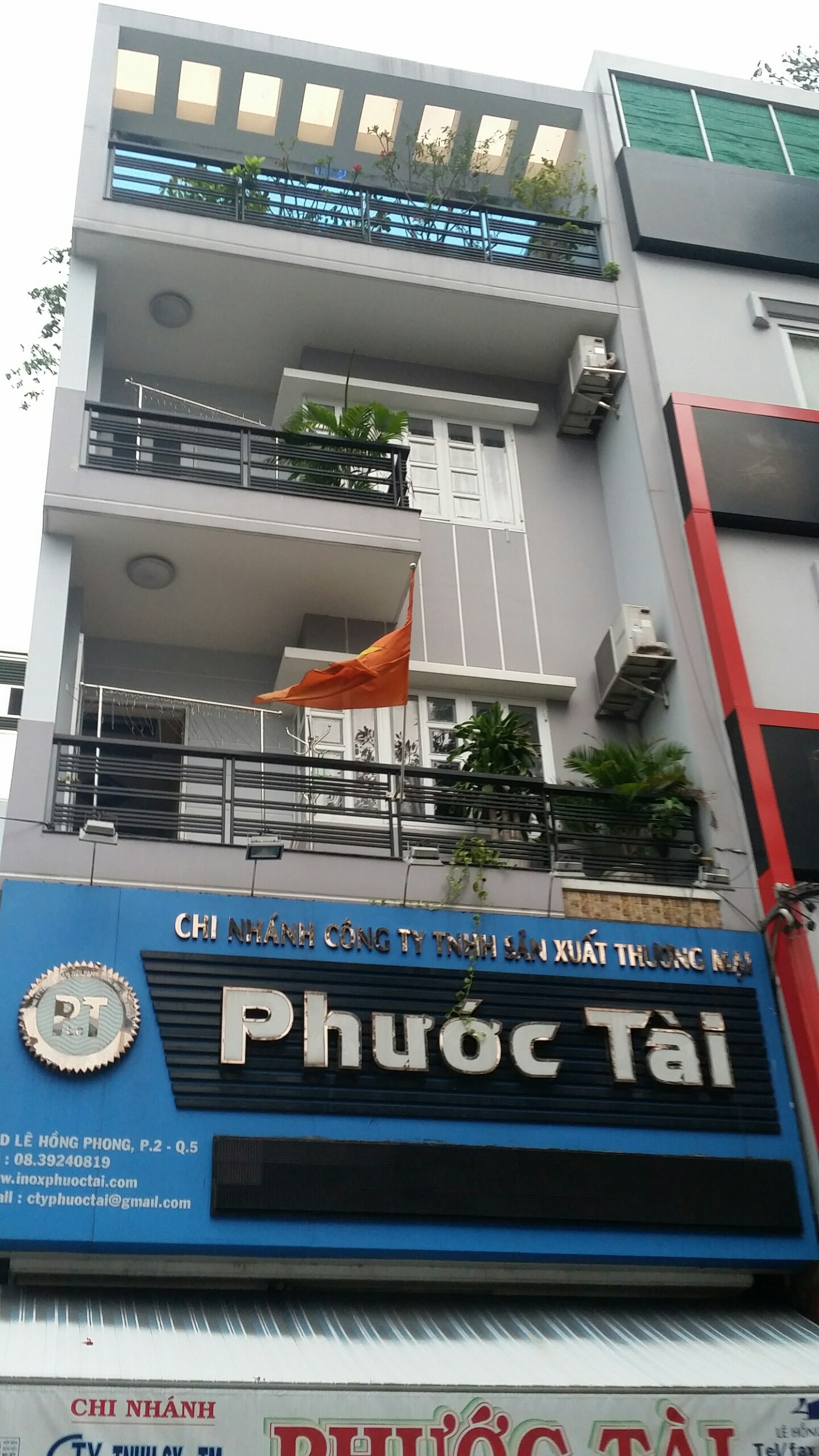 Bán gấp nhà MT vị trí thương mại đường Hoàng Việt, Q. Tân Bình, DT: 6m x 16m, 6 tầng, TN 70 tr/th