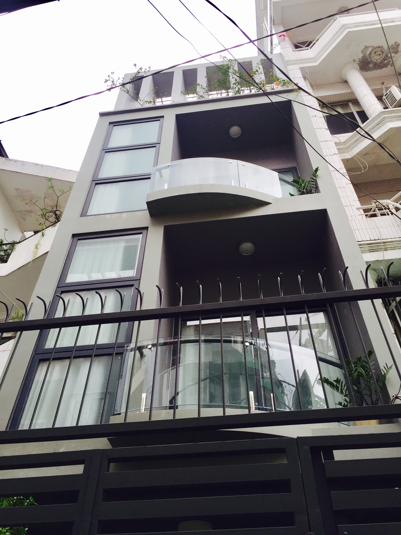 Bán gấp nhà hẻm 8m, khu nội bộ đường Nguyễn Thái Bình, Q. Tân Bình, DT: 4,2m x 20m, giá 12,7 tỷ