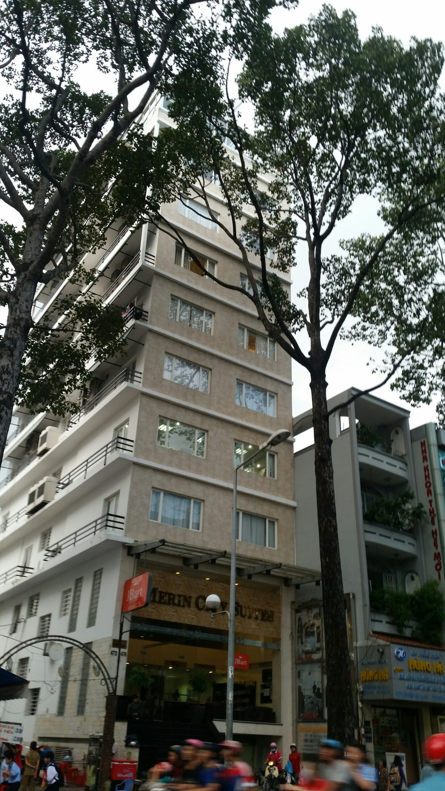 Bán gấp tòa nhà 2 MT đường kinh doanh Vườn Lài, Tân Hương