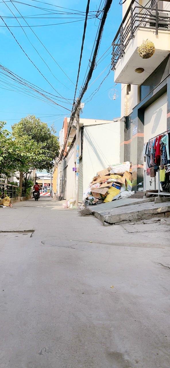 Bán nhà lô nhì hẻm xe hơi 2441 đường Huỳnh Tấn Phát, thị trấn Nhà Bè.