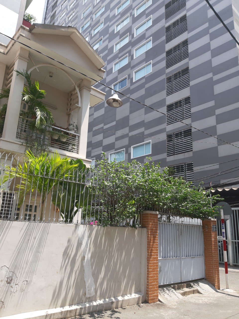 Bán biệt thự đường Lê Văn Sỹ, DT 16x16, 3 tầng-cũ, giá 72 tỷ
