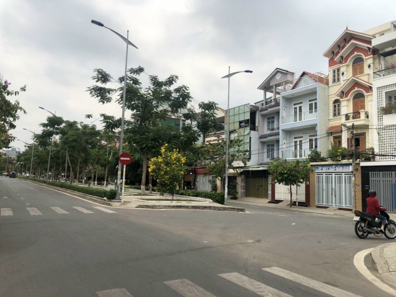 Nhà bán sau căn MT Nguyễn Văn Công, P3, Gò Vấp. DT: 4.15x15m, giá tốt, LH0937205202