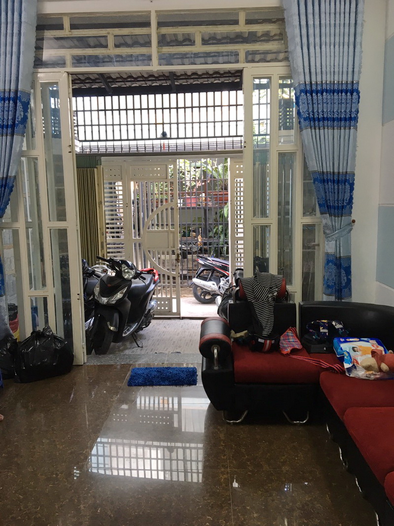 Bán nhà 2 lầu, 4 phòng ngủ sổ hồng riêng hẻm 160 Nguyễn Văn Quỳ Quận 7 
