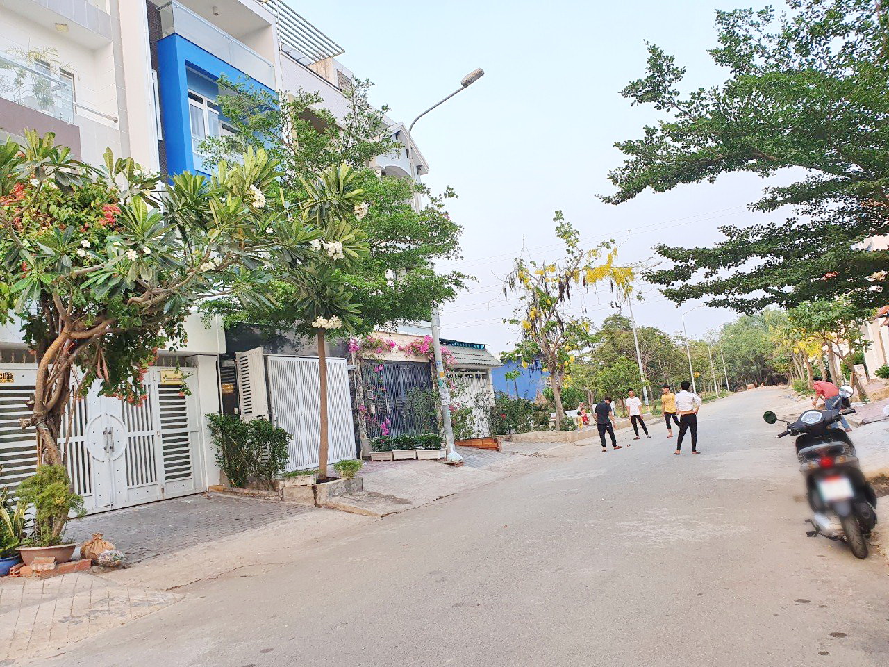 Bán nhà mới đẹp sổ hồng riêng khu dân cư Savimex Phường Phú Thuận Quận 7.
