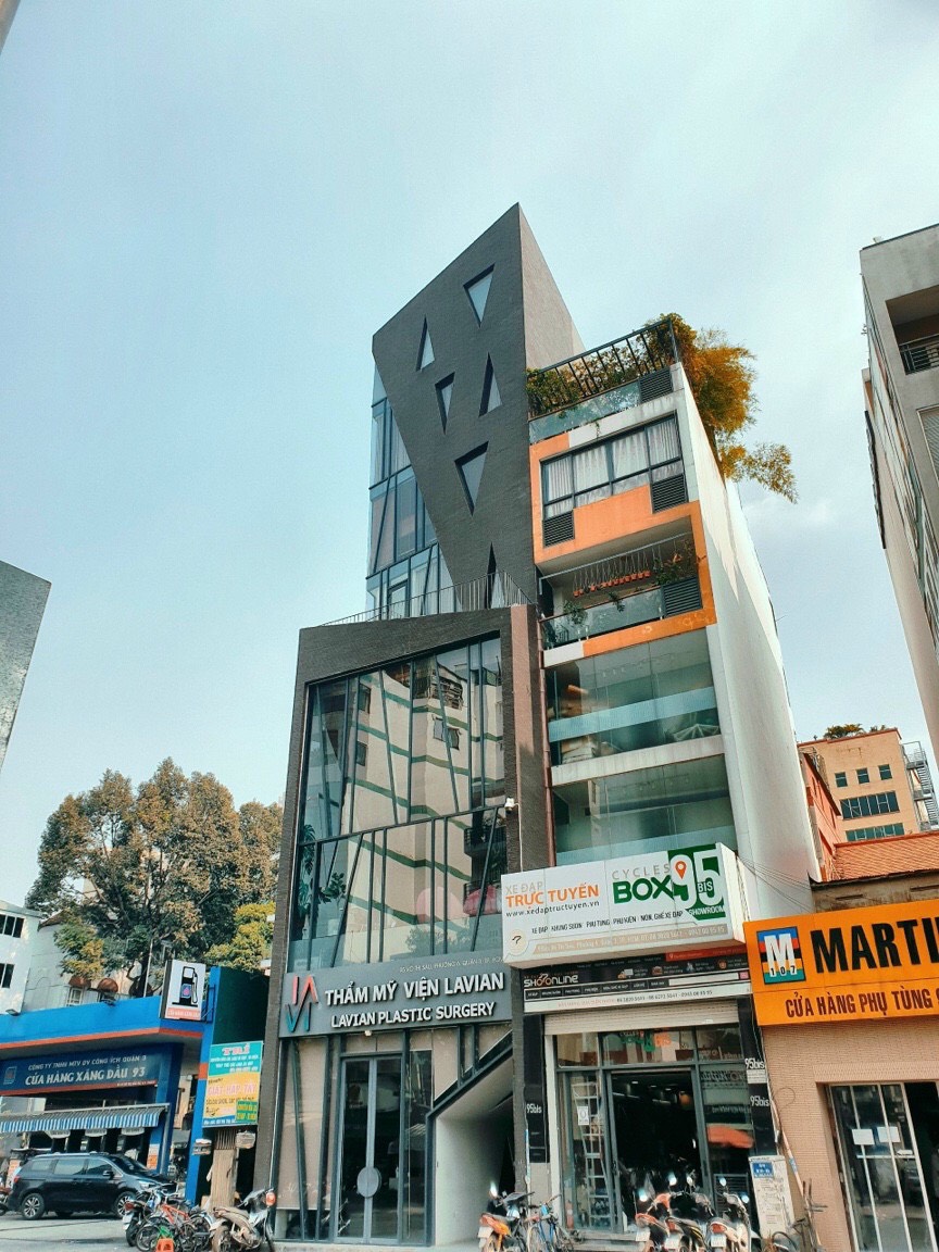 Bán gấp nhà Quận Phú Nhuận MT Phan Đăng Lưu, DT: 4x20m, 5 tầng, giá 23,5 tỷ