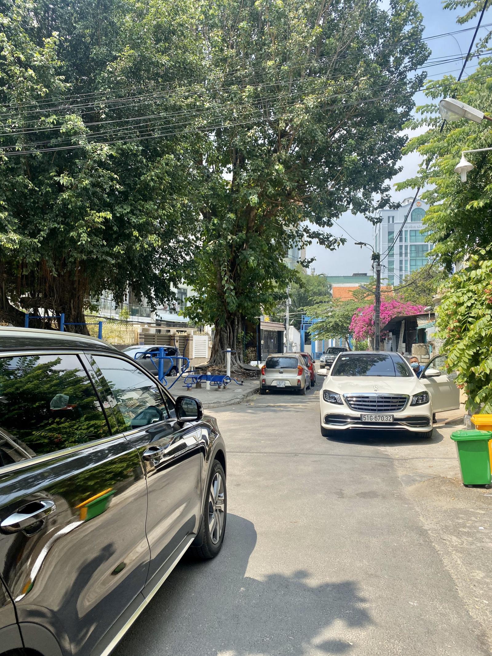 Bán gấp nhà Quận 10 HXH Thành Thái, DT: 4x15m, 4 tầng, giá 12,5 tỷ, LH: 0909575282