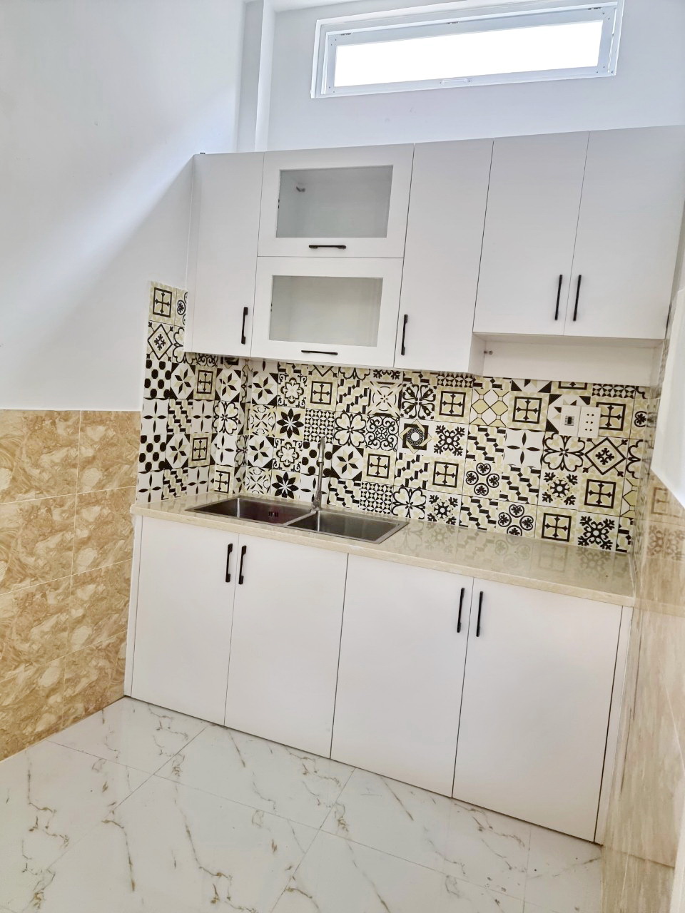 Bán nhà mặt tiền hẻm xe hơi 1886 đường Huỳnh Tấn Phát thị trấn Nhà Bè