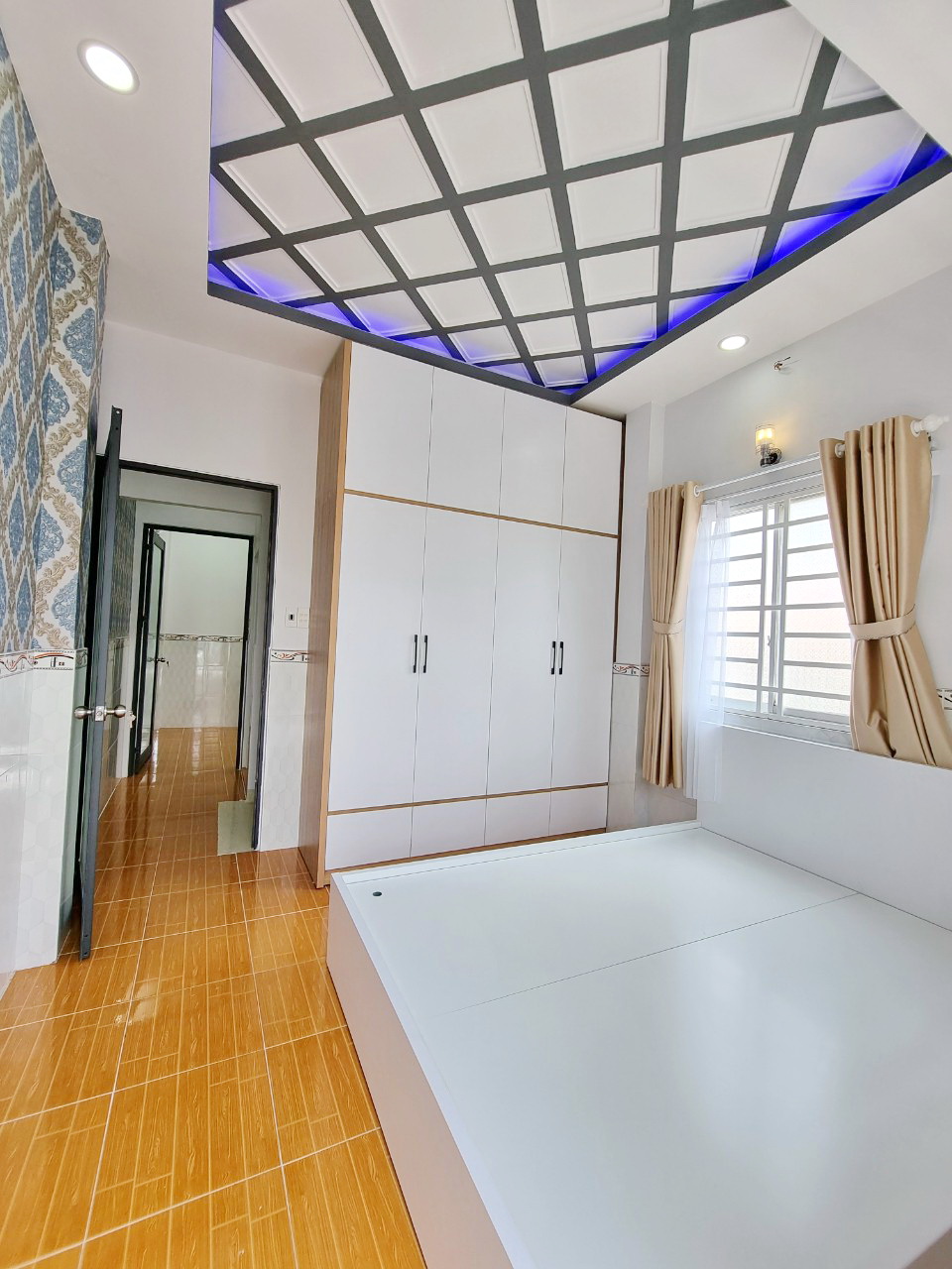 Bán nhà mặt tiền hẻm xe hơi 1886 đường Huỳnh Tấn Phát thị trấn Nhà Bè