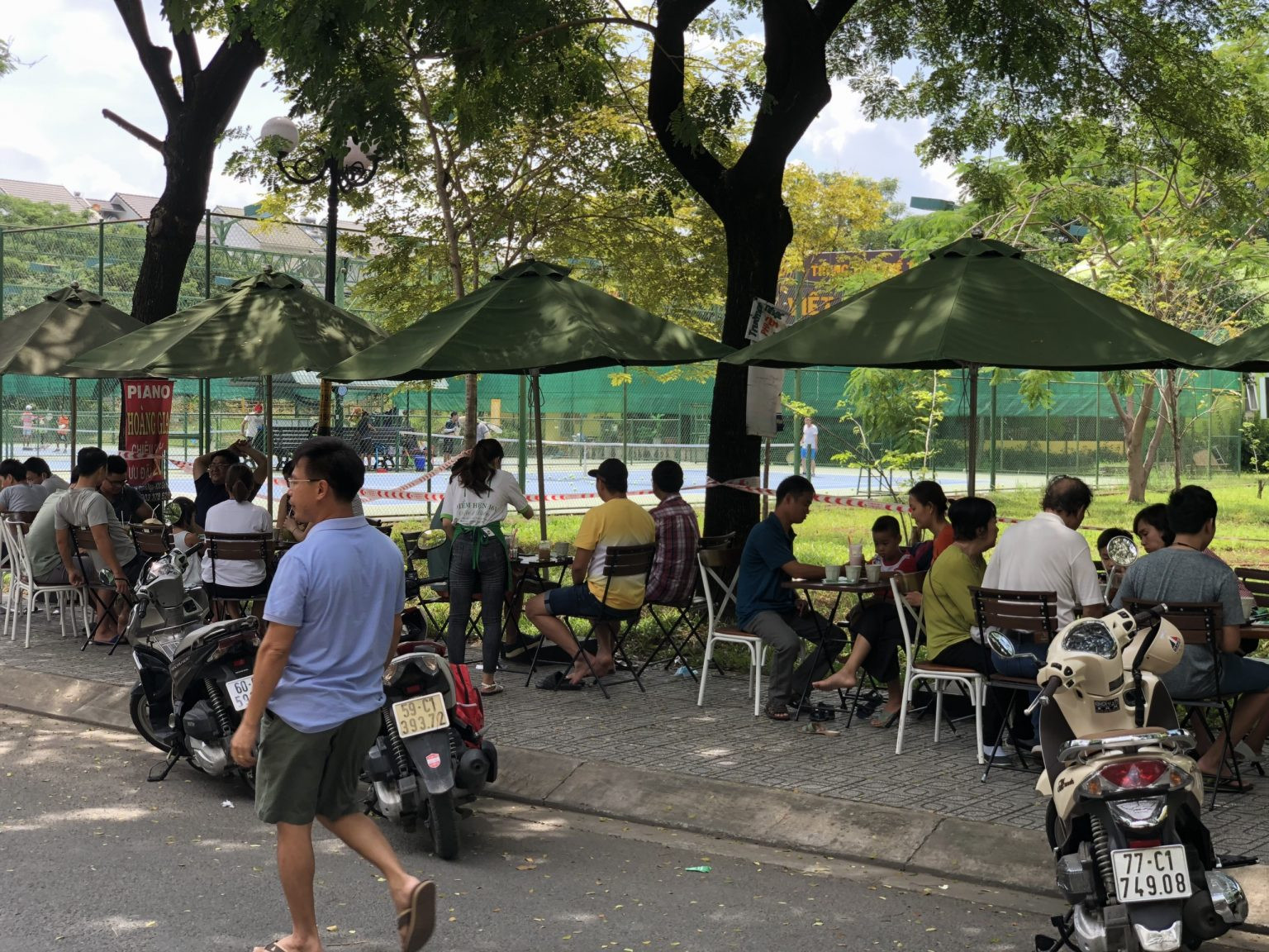 Chính chủ cần sang lại Mặt bằng kinh doanh nhà hàng cafe 400m2 ở Phường Phước Long B ,Quận 9.