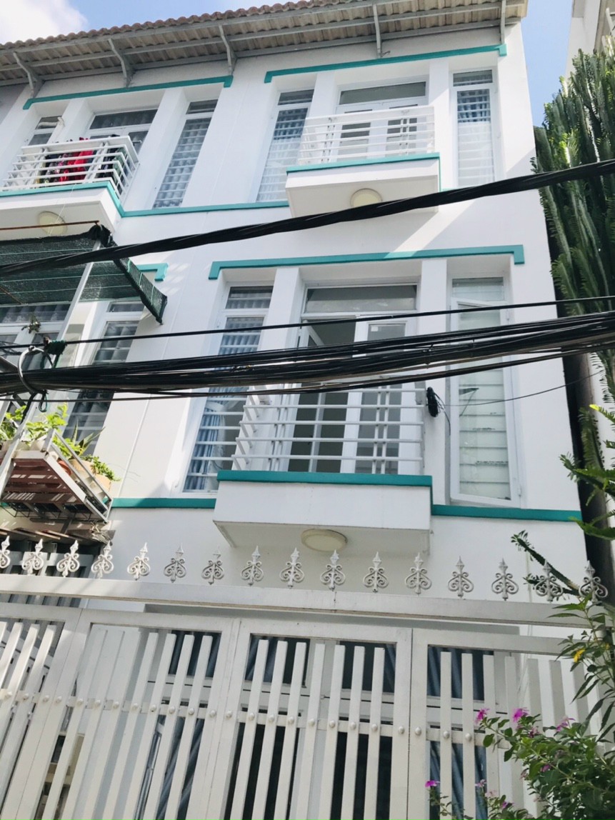 Bán nhà 3 lầu Huỳnh Tấn Phát,  thị trấn Nhà Bè, DT 3,6x8m. Giá 1,85 tỷ