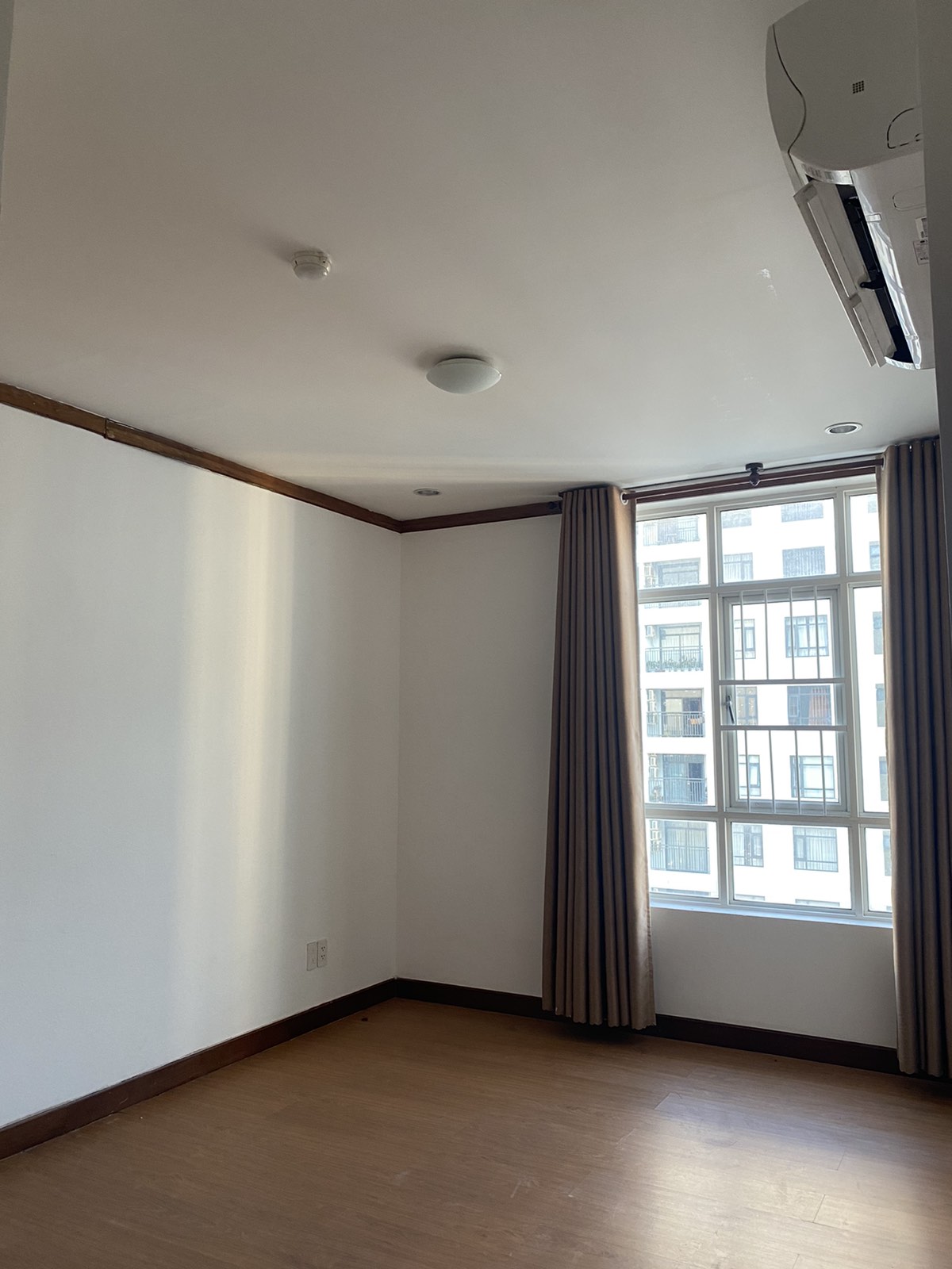Chính chủ cần bán căn hộ Giai Việt, 854 - 856, Tạ Quang Bửu, Phường 5, Quận 8