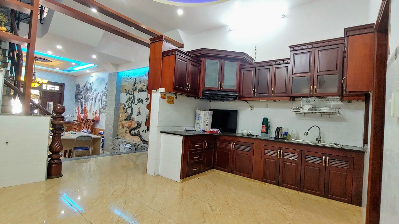 Bán nhà 3 lầu đẹp ở ngay  HXH Nguyễn Xí, DT 4.1x15m, 7.2 tỷ TL thiện chí 