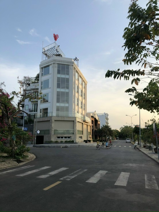 Nhà mặt tiền Trương Định Quận 1, DT: 10x14.5m, 8 lầu, giá: 145 tỷ TL