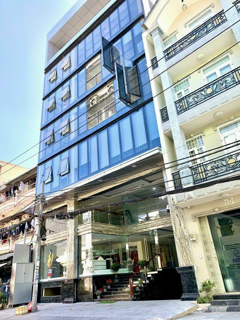Tôi đi Ukraina bán gấp nhà mặt tiền Lê Minh Xuân, phường 8 Tân Bình, DT: 17x25m. Giá cực rẻ