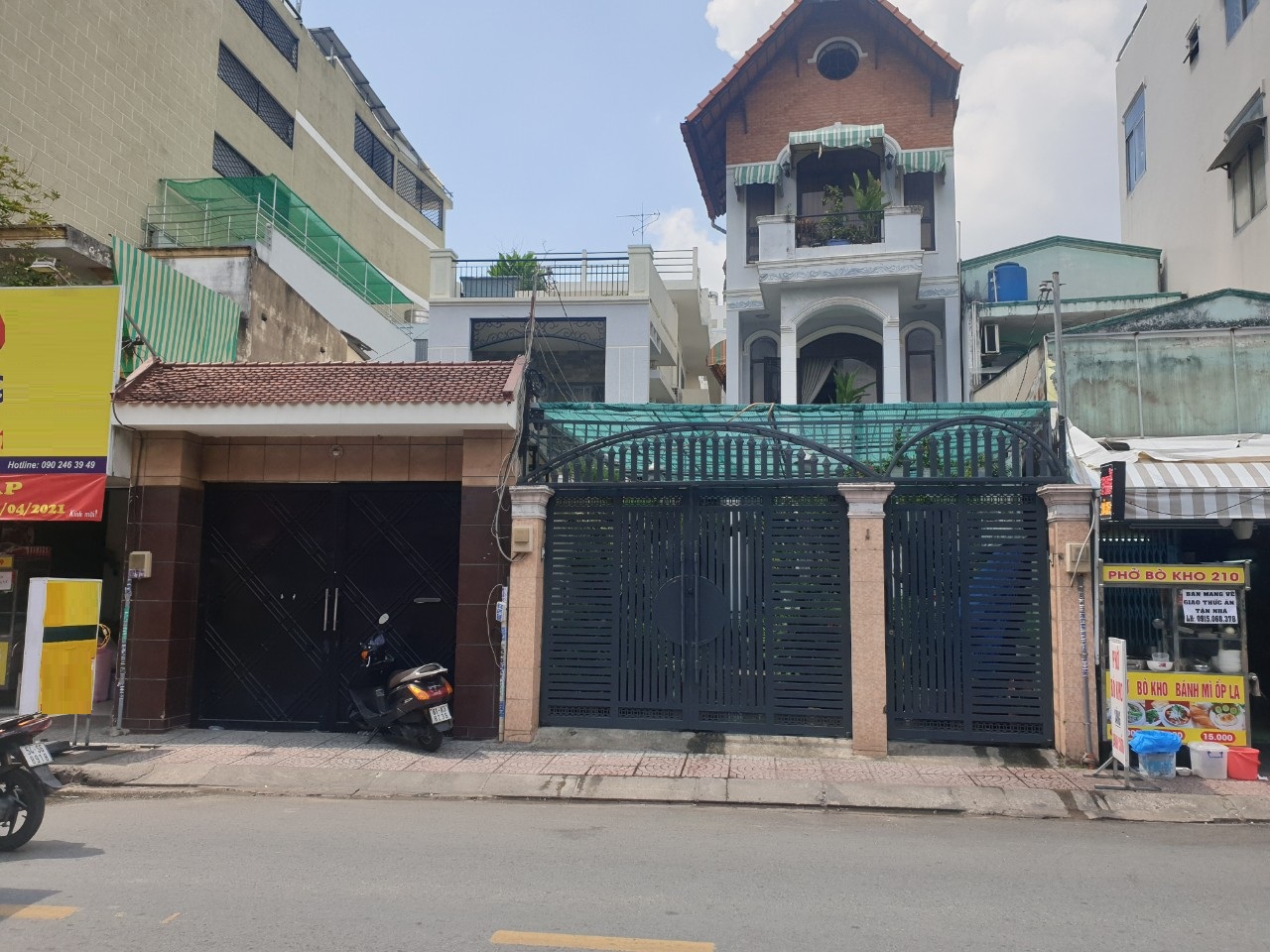 Bán nhà MT Nguyễn Văn Đậu, P11, Q. Bình Thạnh. DT: 4,5 x 30 nhà 2 lầu giá chỉ 165 triệu/m2