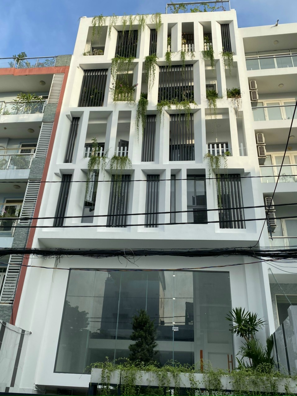 Bán gấp nhà đường 3/2 P14 Q10. 7.5x30m nhà 4 lầu giá 27.5 tỷ TL