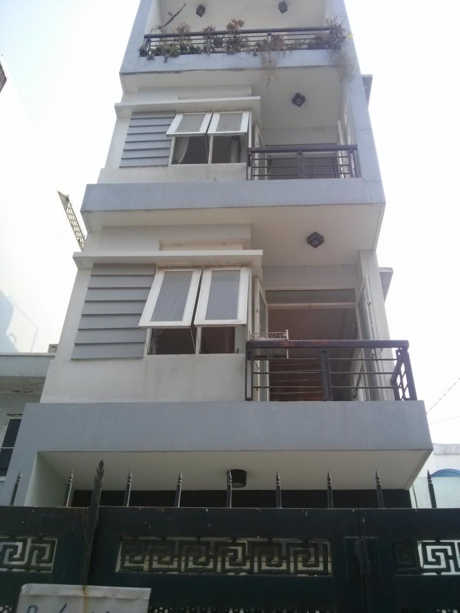 Bán nhà đường Trần Quang Diệu, P. 14, Quận 3, 6 tầng, 4.5x18m, giá 12.5 tỷ TL nhà mới