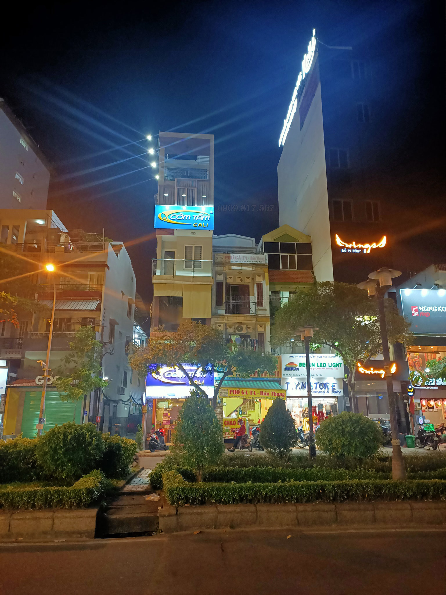  Bán nhà siêu nát HXH Phan Xích Long DT 5x15, 70m2, tặng GPXD 5 tầng, thang máy LH 0909817567
