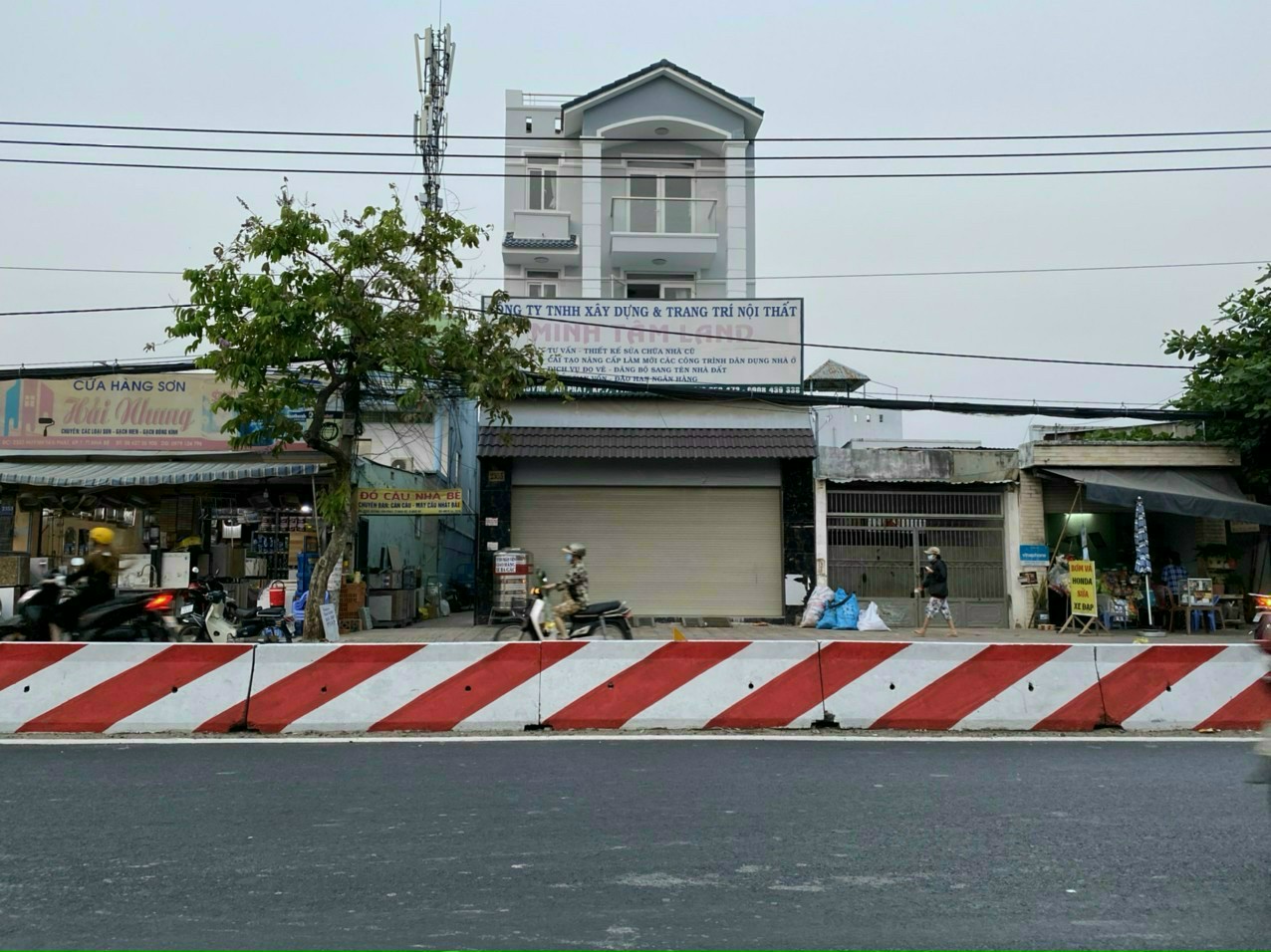 BÁN NHÀ MẶT TIỀN KINH DOANH HUỲNH TẤN PHÁT, PHÚ XUÂN, NHÀ BÈ. ĐƯỜNG 30 M. CÁCH QUẬN 7 CHỈ 1 KM