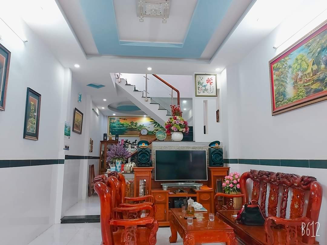 Bán Nhà HXH Nguyễn Sơn, Tân Phú Giá Rẻ, 44m2, 2 Tầng, 2 Phòng Ngủ