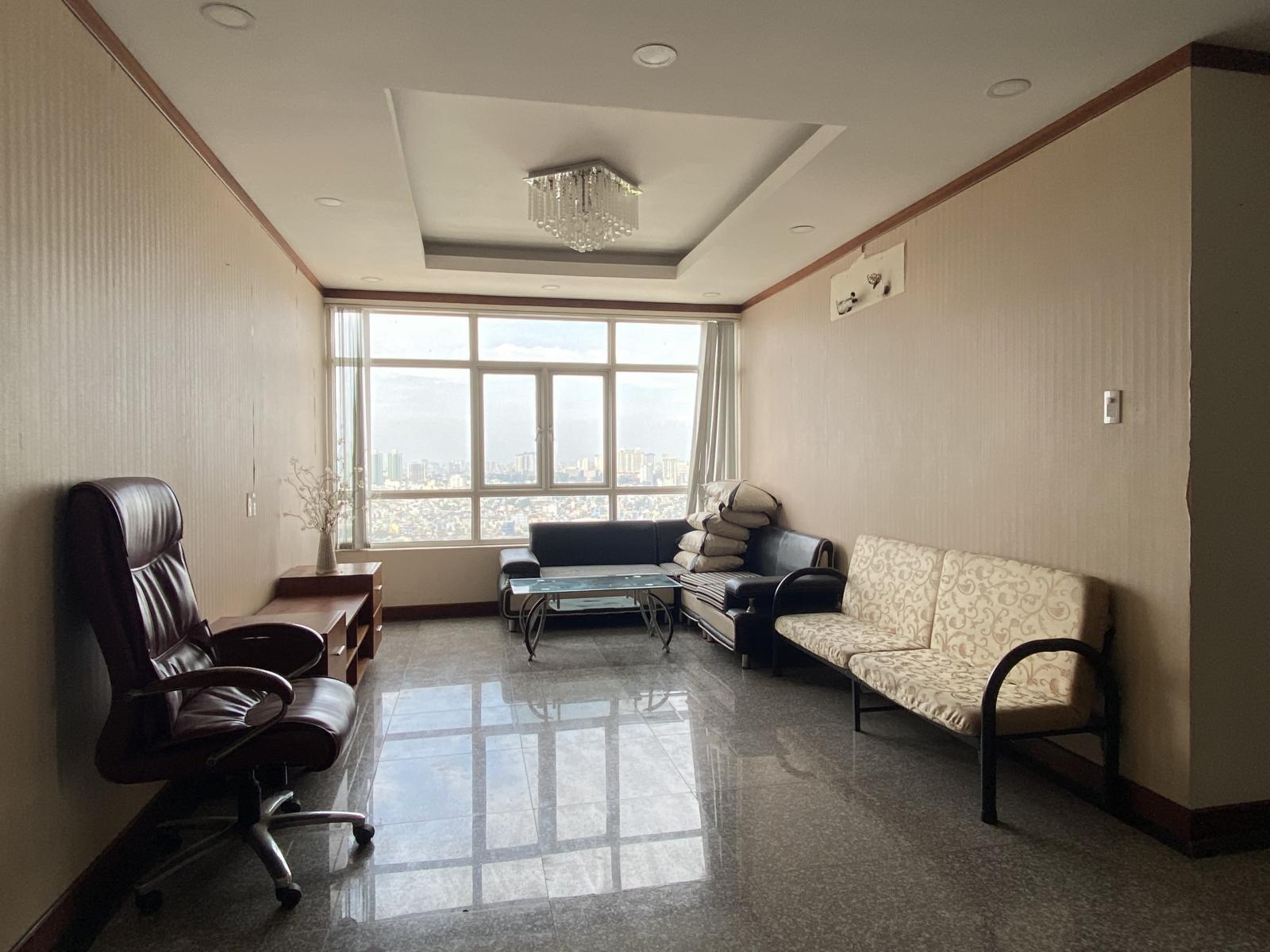Cần cho thuê căn hộ chung cư Giai Việt Q.8 S150 m, 3 phòng ngủ,  có nội thất, nhà đẹp,lầu cao thoáng mát