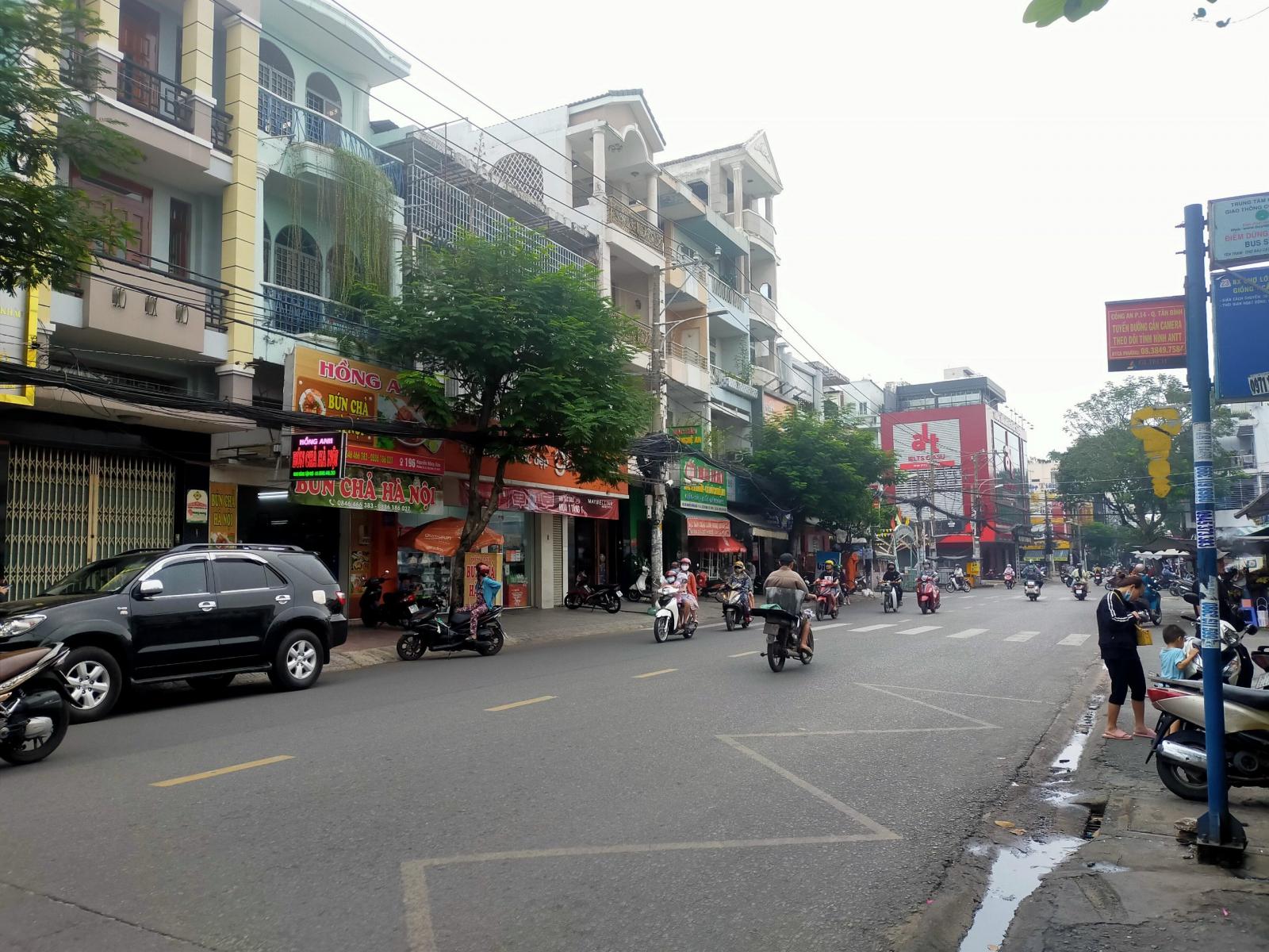 Chính chủ bán gấp mặt tiền đường Phạm Văn Hai đoạn ngay chợ, 112m2, 2.5 lầu, giá giảm còn 24 tỷ TL