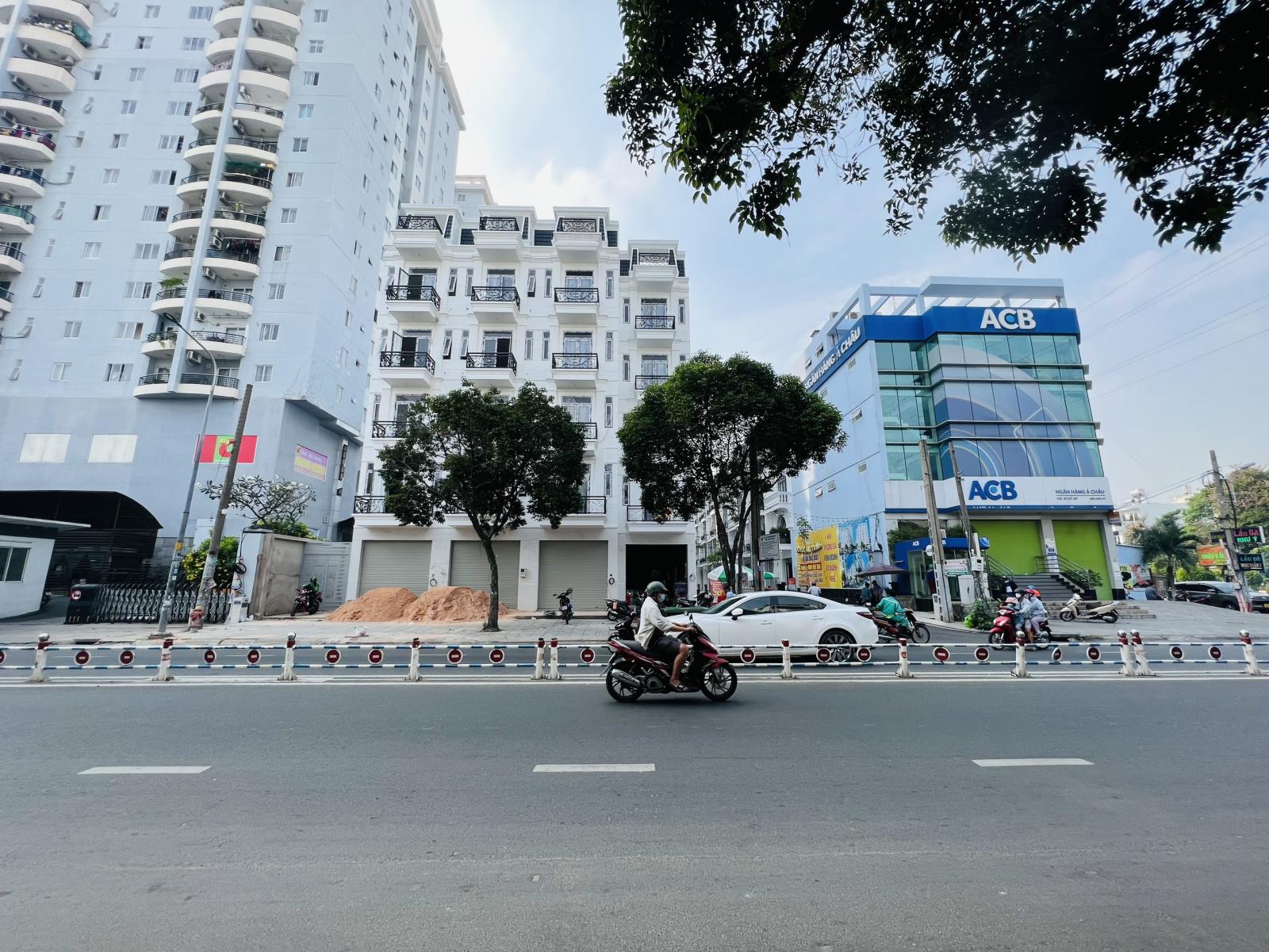 Bán nhà mặt tiền đường Thoại ngọc Hầu – nguyễn sơn , Tân Phú, 5x18m nở hậu 5,9m. lh : 0908714902 an