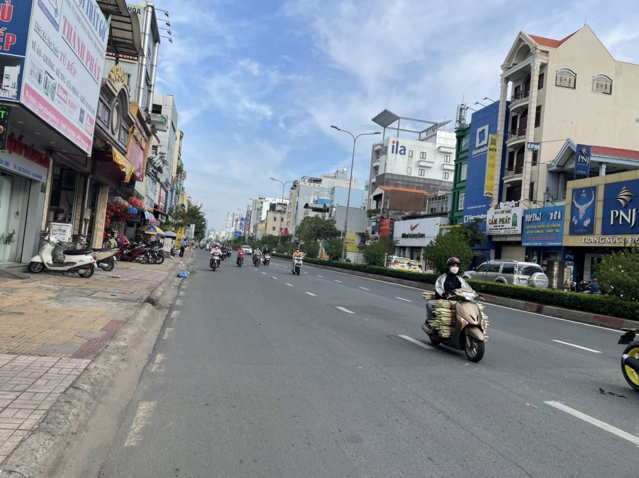 Bán nhà mặt tiền kinh doanh Ngô Thị Thu Minh, phường 2, Quận Tân Bình.