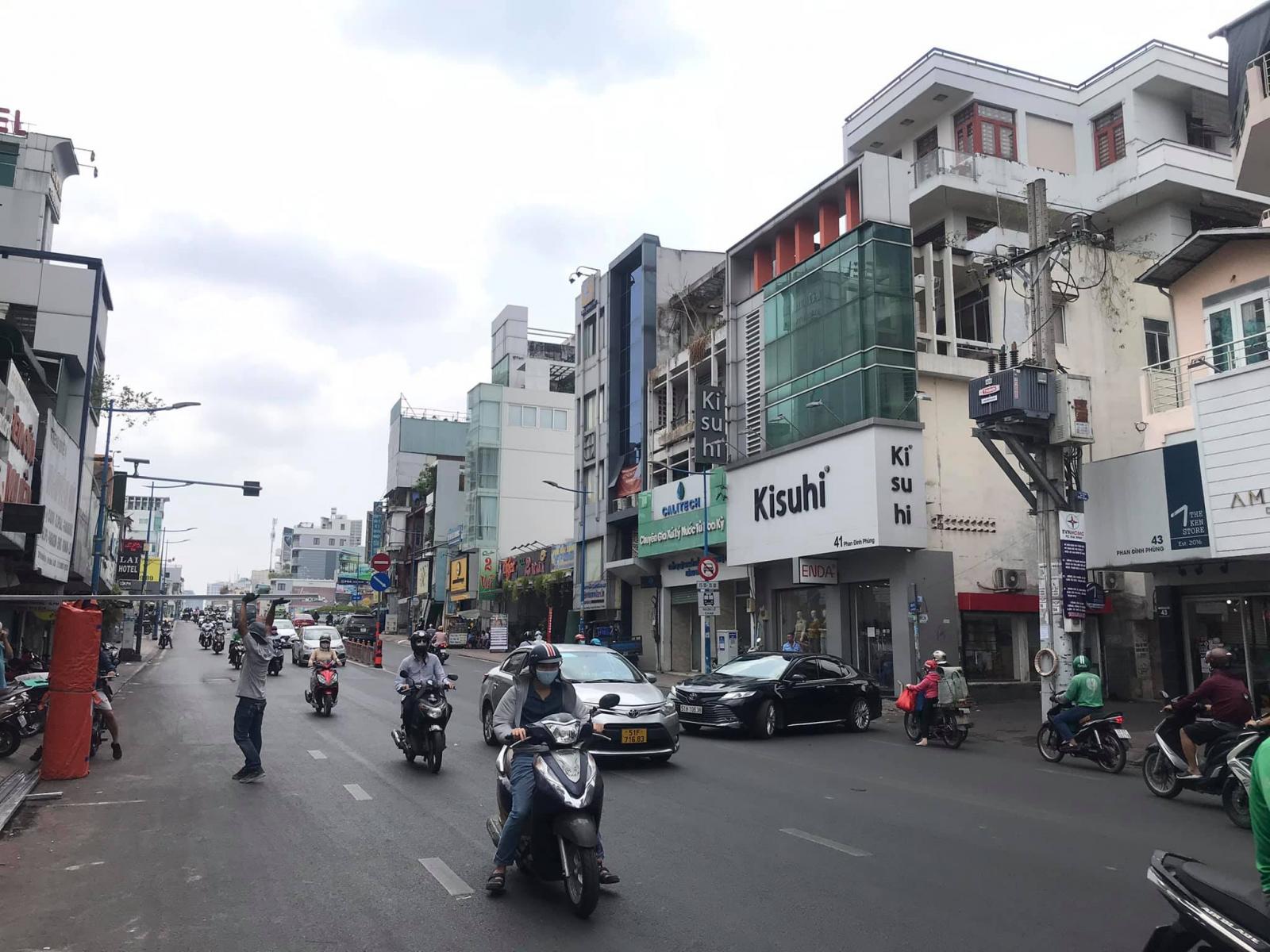 Bán nhà cách 1 căn ra MT Phan Đình Phùng, 80m2(4x20), 4 lầu, ngay chợ Phú Nhuận, 18 tỷ.