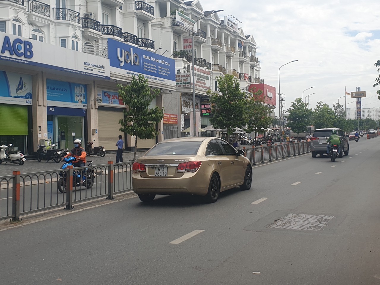 Nhà mặt tiền Cityland đường Phan Văn Trị, bên cạnh siêu thị Emart. DT 6,5x21m, cho thuê 130tr/ tháng giá 37 tỷ