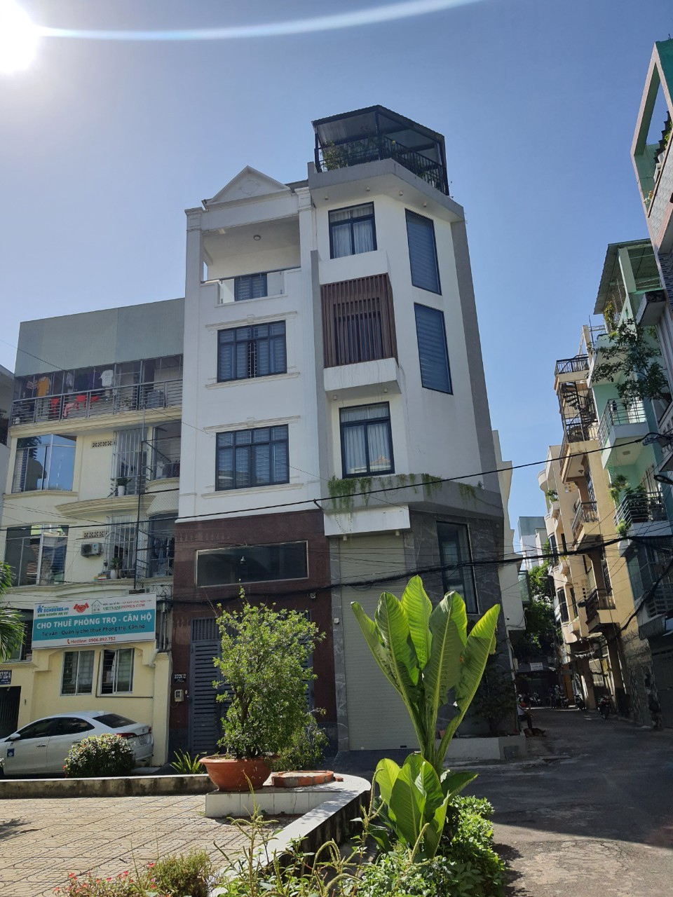 Bán gấp căn nhà 2 mặt tiền lầu, ngay góc Nguyễn Hồng Đào - Ba Vân, 4*15m, 2 lầu, giá 15 tỷ
