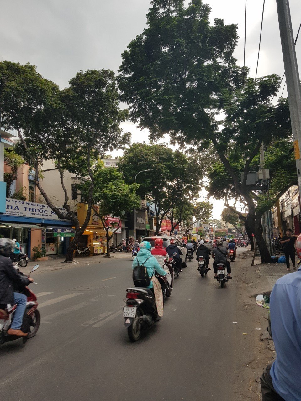 Bán nhà mặt tiền kinh doanh 4 lầu, căn góc MT Phạm Văn Hai, Q. Tân Bình