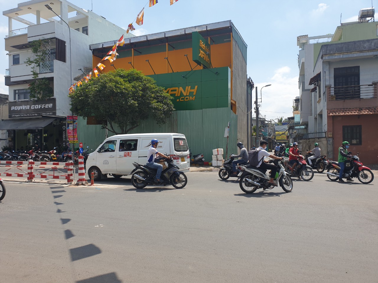 Chính chủ cần bán gấp nhà góc 2MT đường Nguyễn Thái Sơn 14m x 20m HĐT 120tr/th giá 37 tỷ