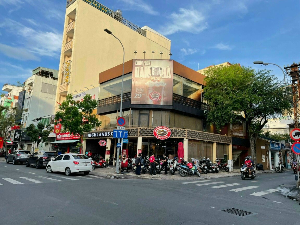 Nhà góc 2 mặt tiền Lý Chính Thắng - Huỳnh Tịnh Của, P8, Q3
