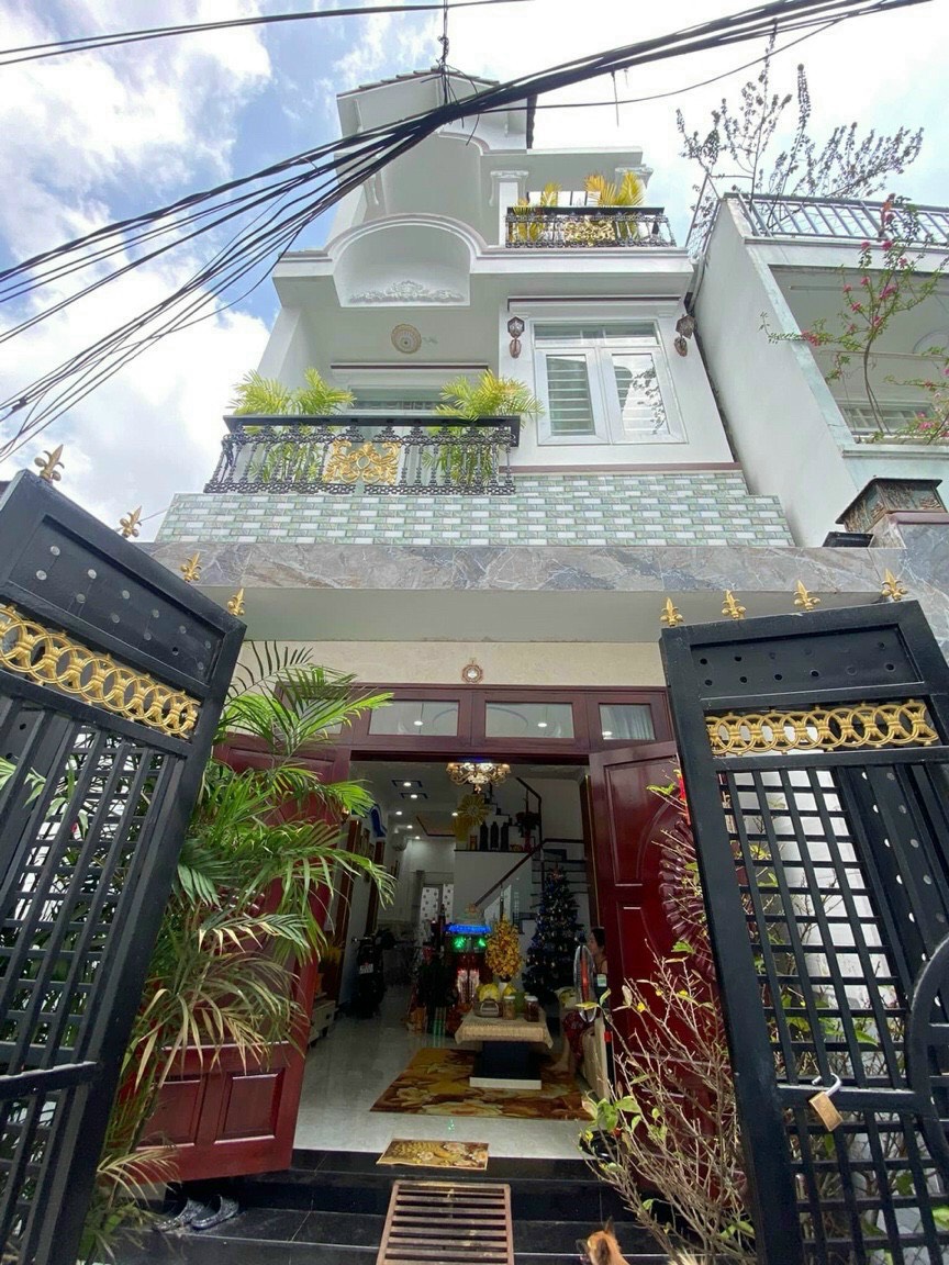 Cần bán nhà phố đẹp long lanh đường Huỳnh Tấn Phát, Nhà Bè, Dt 4,3x16m. 3 lầu. Giá 4,95 tỷ
