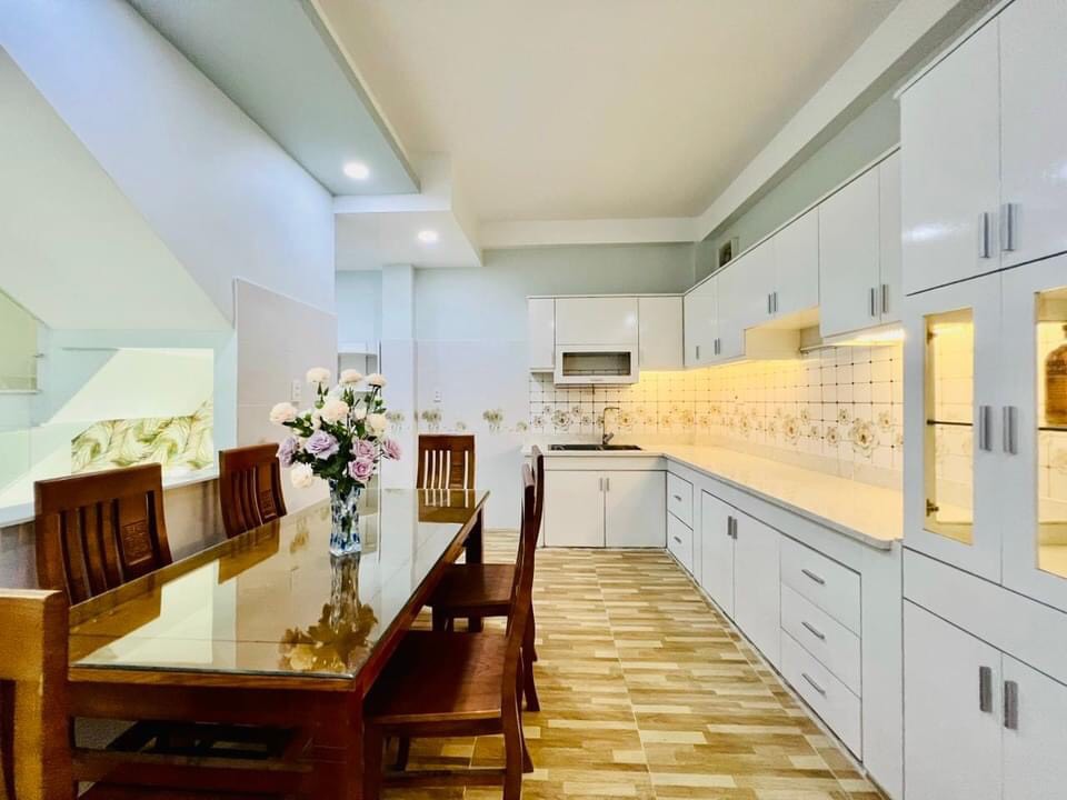 Bán nhà đẹp, hẻm đẹp Phạm Văn Chiêu, 5 lầu như hoa hậu, 60m2, tặng kèm NT Xịn, 6.55 tỷ.