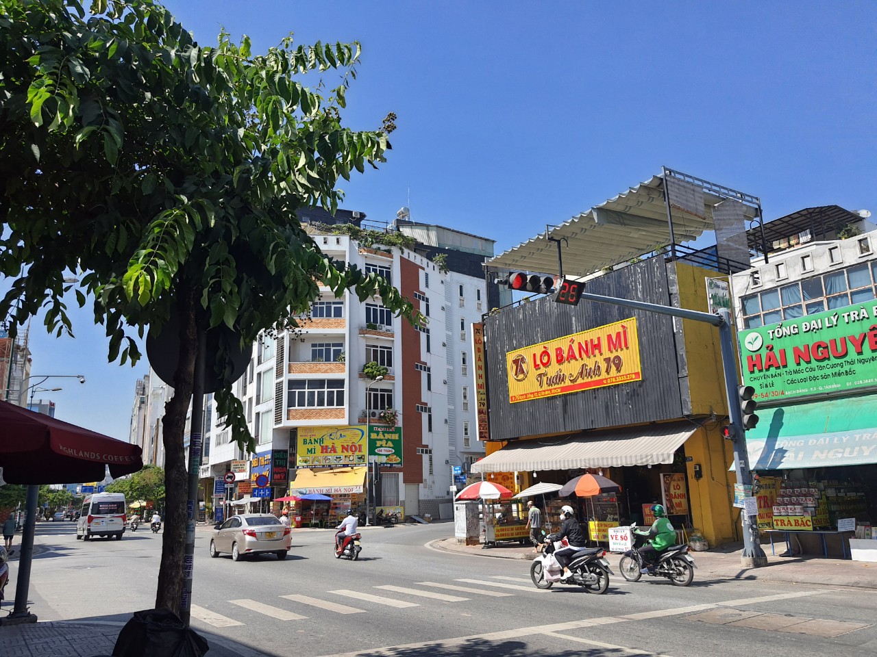 Bán nhà MT đường Nguyễn Quang Bích ngay chung cư Carillon, DT: 6,5mx13m. Giá 16.7 tỷ TL