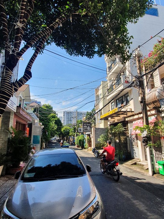 Bán gấp nhà mặt tiền đường Đồng Nai, P2 Tân Bình, DT: 4,5x20m, 3 lầu. Vị trí cực đẹp thương mại cao